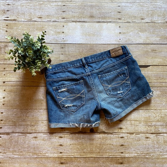 ✨Abercrombie & Fitch distressed shorts✨ - Picture 8 of 13